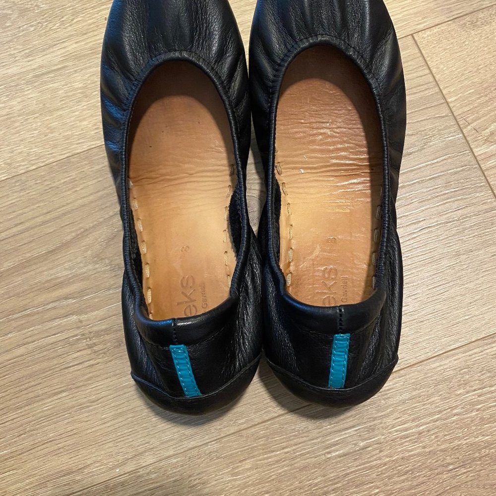Tieks size 8 shoes in black and blue